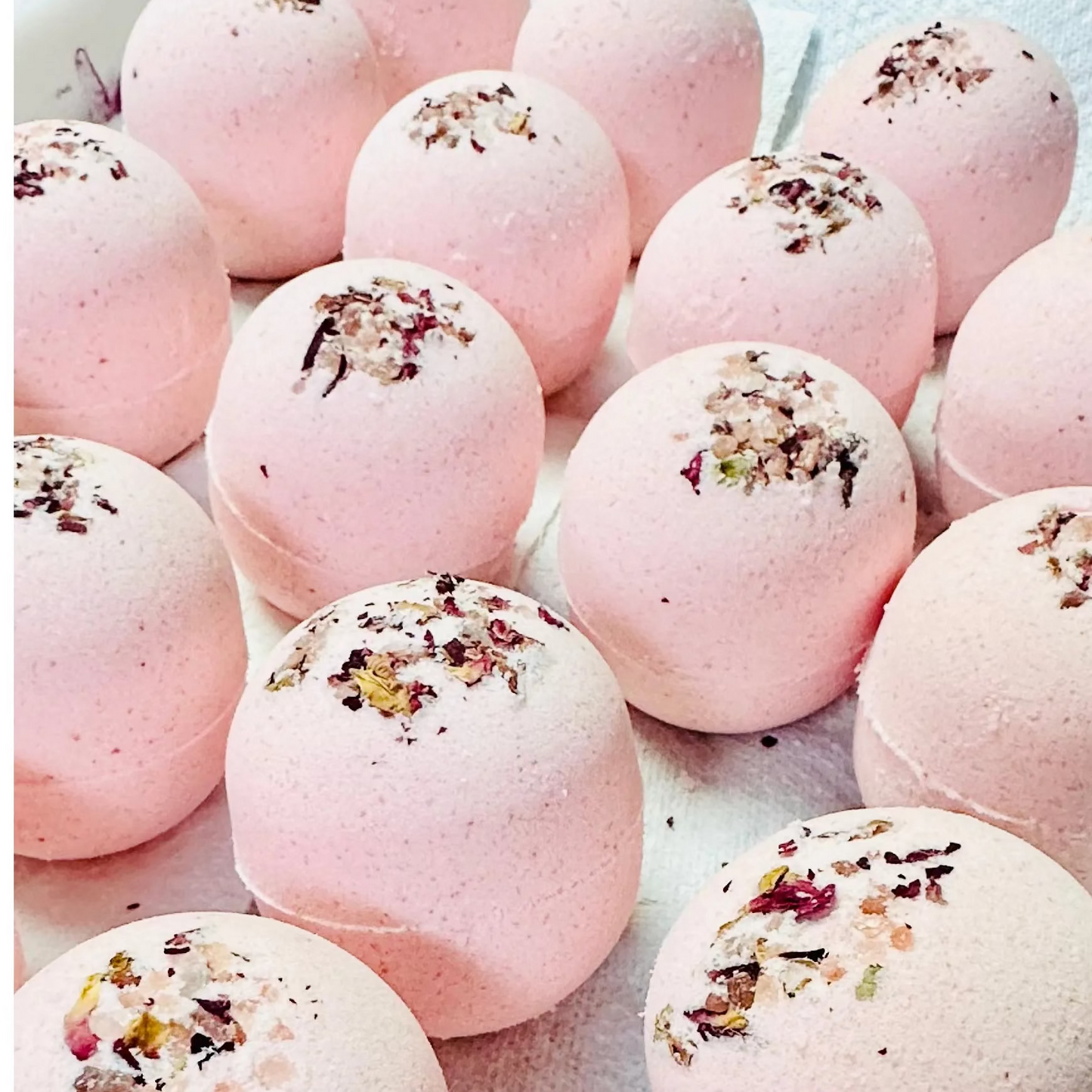 Bath Bomb, Natural Pink Himalayan Salt & Rose